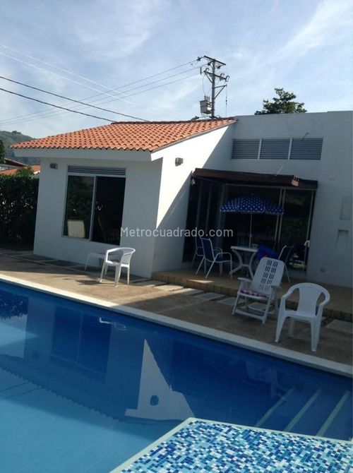 Casa de 3 alcobas en venta en Miraflores, Girardot, 140 m² · foto 4 de 12