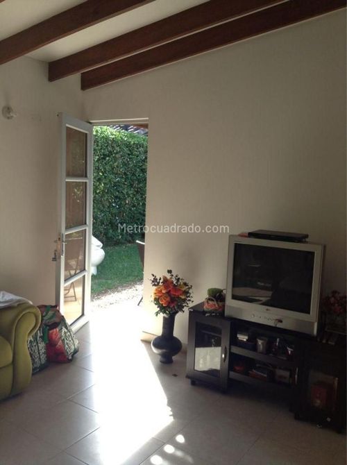 Casa de 3 alcobas en venta en Miraflores, Girardot, 140 m² · foto 10 de 12