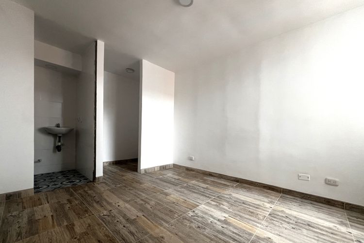 Apartamento de 3 alcobas en venta en Zona Centro, Madrid, 58 m² · foto 2 de 8