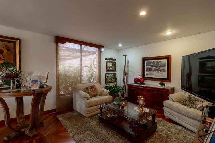 Casa en venta en San Jose De Bavaria, Bogotá · foto 4 de 24