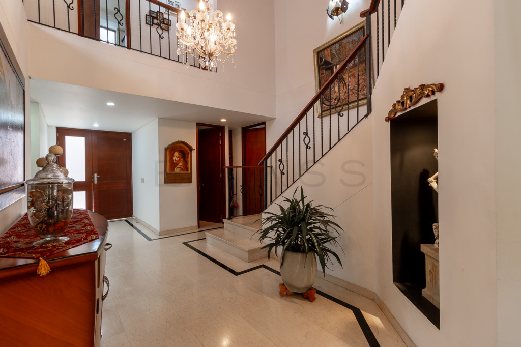 Casa en venta en San Jose De Bavaria, Bogotá · foto 5 de 24