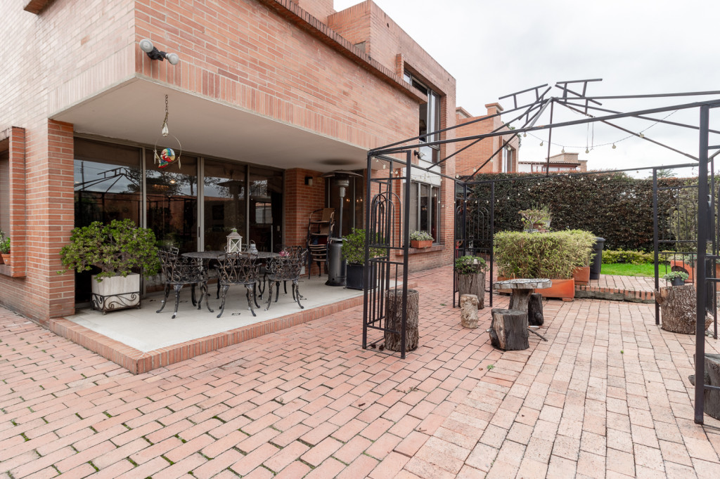 Casa en venta en San Jose De Bavaria, Bogotá · foto 11 de 24