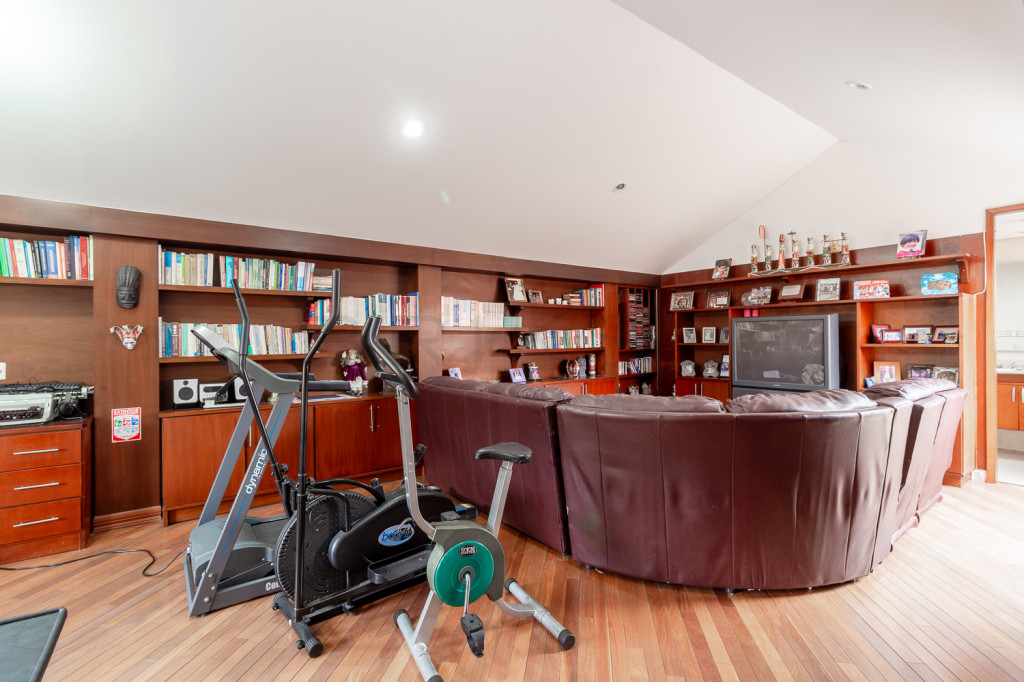 Casa en venta en San Jose De Bavaria, Bogotá · foto 19 de 24