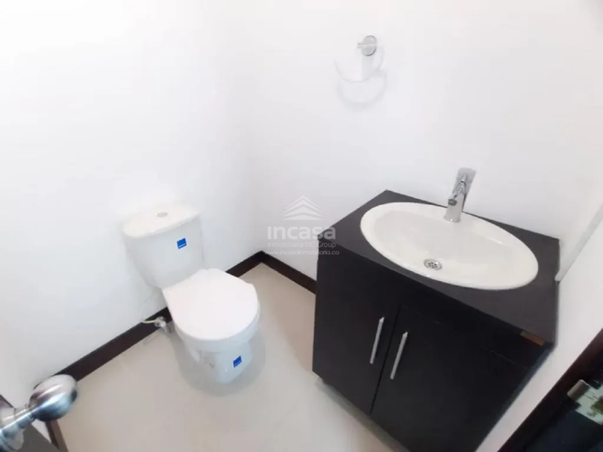 Consultorio en venta en Tequendama, Cali, 19 m² · foto 2 de 8