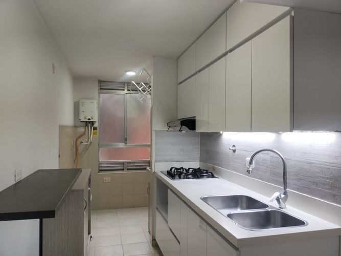 Apartamento de 2 alcobas en arriendo en El Poblado, Medellín, 73 m² · foto 3 de 14