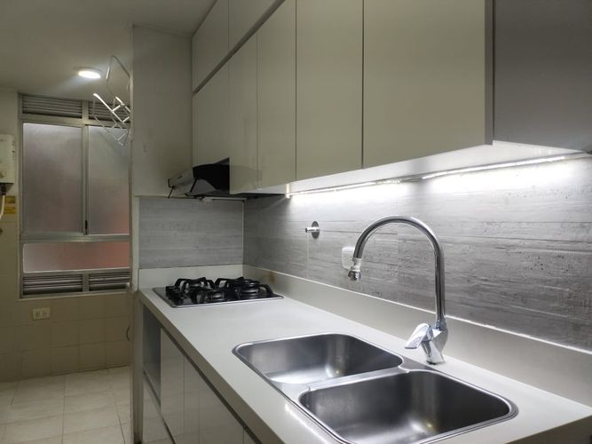 Apartamento de 2 alcobas en arriendo en El Poblado, Medellín, 73 m² · foto 4 de 14