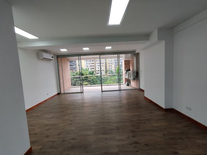 Oficina en arriendo en El Poblado, Medellín, 66 m² · foto 3 de 16