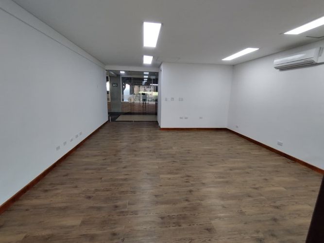 Oficina en arriendo en El Poblado, Medellín, 66 m² · foto 4 de 16