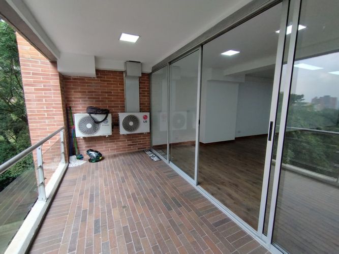 Oficina en arriendo en El Poblado, Medellín, 66 m² · foto 8 de 16