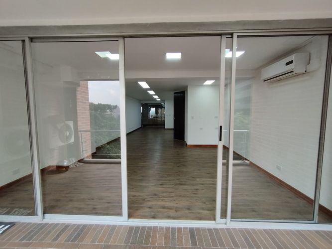 Oficina en arriendo en El Poblado, Medellín, 66 m² · foto 9 de 16