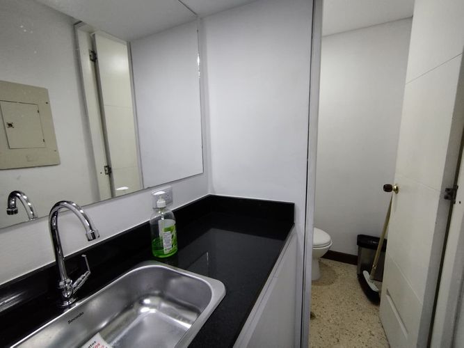 Oficina en arriendo en El Poblado, Medellín, 66 m² · foto 15 de 16