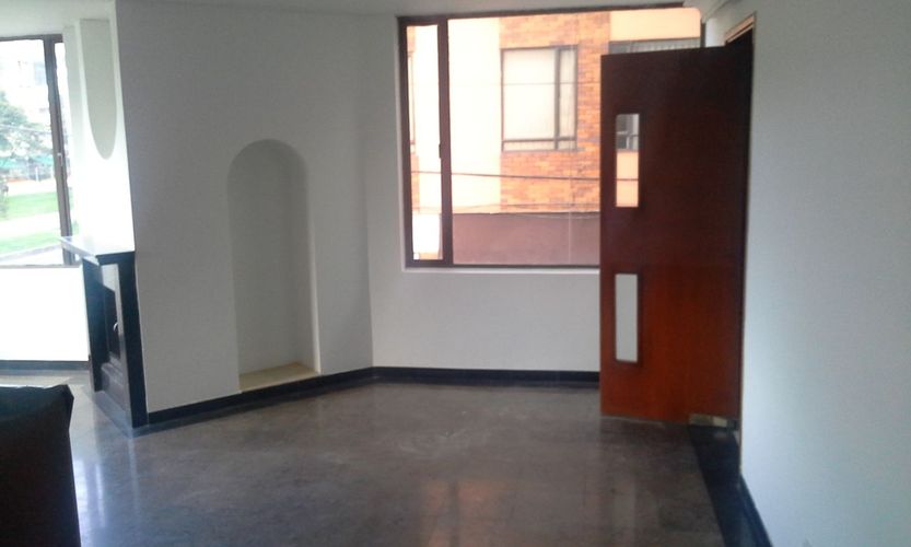 Apartamento de 3 alcobas en venta en Santa Barbara, Bogotá, 132 m² · foto 2 de 24