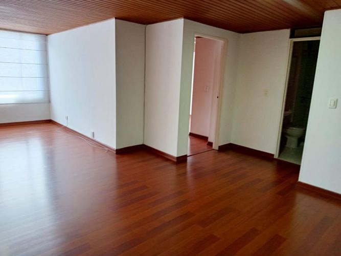 Apartamento de 2 alcobas en venta en Santa Barbara Central, Bogotá, 87 m² · foto 4 de 21