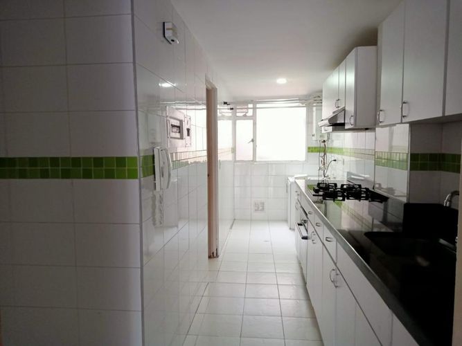 Apartamento de 2 alcobas en venta en Santa Barbara Central, Bogotá, 87 m² · foto 6 de 21