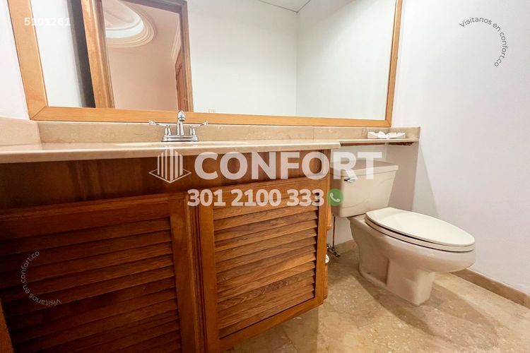 Apartamento de 3 alcobas en arriendo en Los Balsos, Medellín, 226 m² · foto 2 de 23