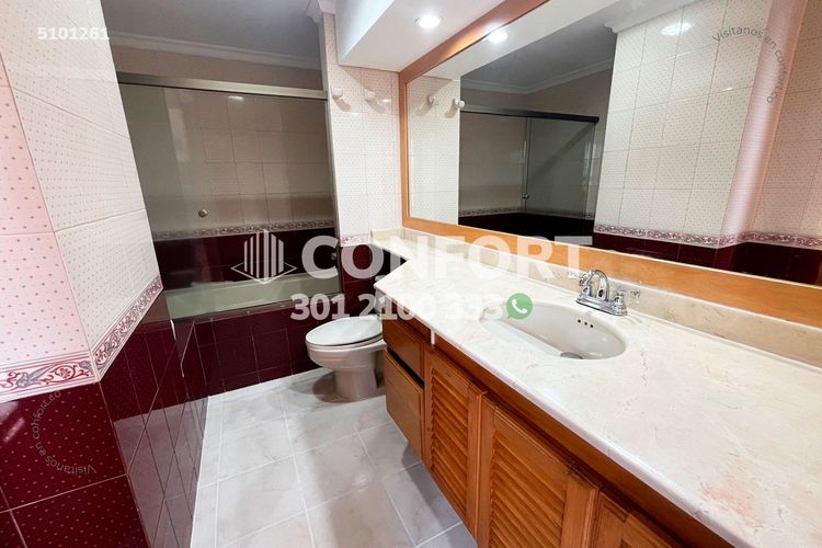 Apartamento de 3 alcobas en arriendo en Los Balsos, Medellín, 226 m² · foto 19 de 23