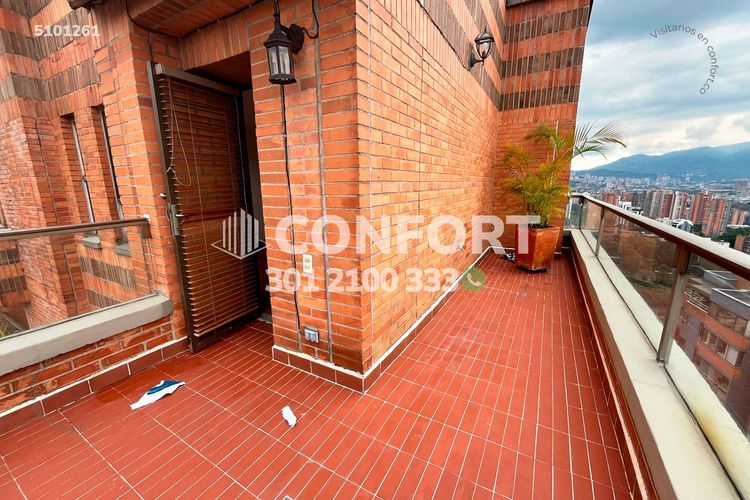 Apartamento de 3 alcobas en arriendo en Los Balsos, Medellín, 226 m² · foto 18 de 23