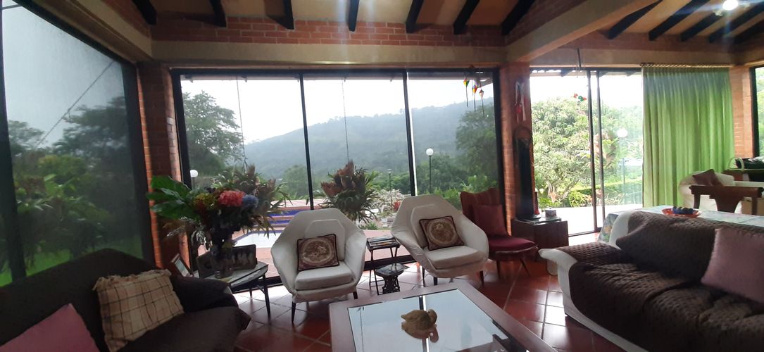 Casa de 4 alcobas en venta en Chorro De La Plata, Cali, 250 m² · foto 10 de 24