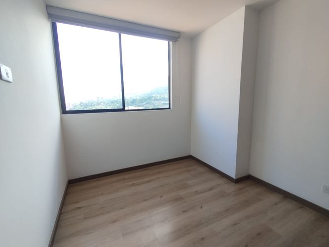 Apartamento de 3 alcobas en arriendo en Loma Del Escobero, Envigado, 110 m² · foto 9 de 17