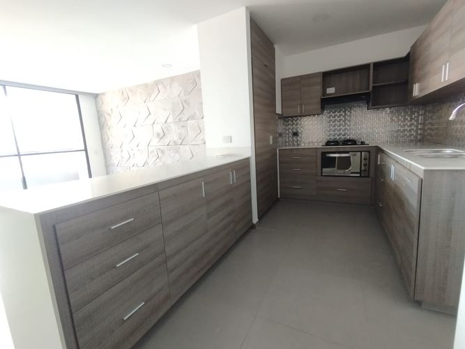 Apartamento de 3 alcobas en arriendo en Loma Del Escobero, Envigado, 110 m² · foto 14 de 17