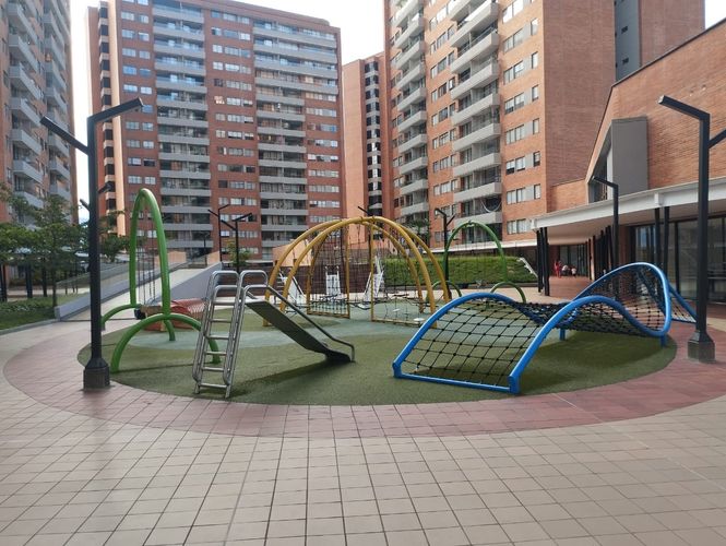 Apartamento de 3 alcobas en arriendo en Loma Del Escobero, Envigado, 110 m² · foto 16 de 17