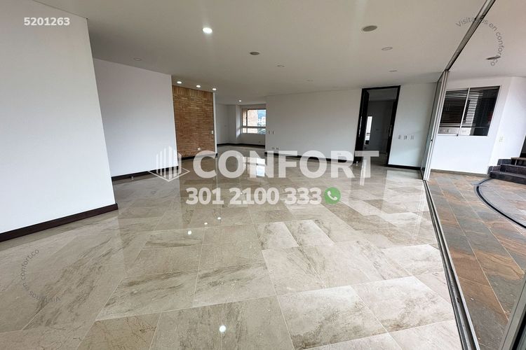 Apartamento de 3 alcobas en arriendo en Los Colores, Medellín, 300 m² · foto 3 de 24