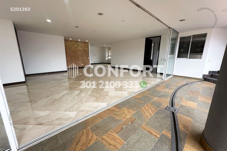Apartamento de 3 alcobas en arriendo en Los Colores, Medellín, 300 m² · foto 4 de 24