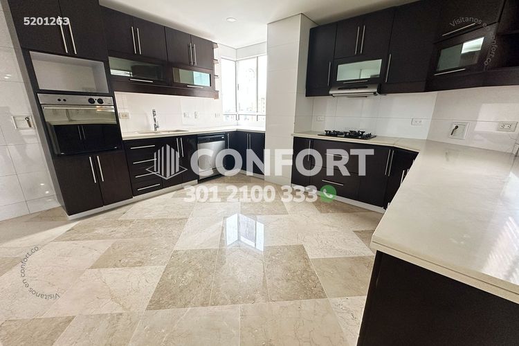Apartamento de 3 alcobas en arriendo en Los Colores, Medellín, 300 m² · foto 7 de 24