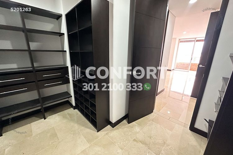 Apartamento de 3 alcobas en arriendo en Los Colores, Medellín, 300 m² · foto 14 de 24
