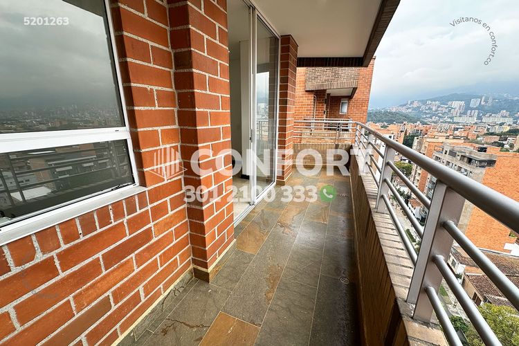 Apartamento de 3 alcobas en arriendo en Los Colores, Medellín, 300 m² · foto 13 de 24