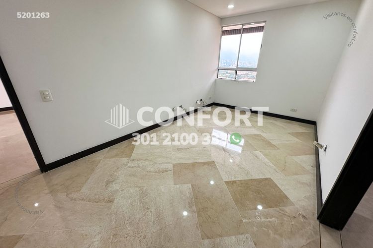 Apartamento de 3 alcobas en arriendo en Los Colores, Medellín, 300 m² · foto 17 de 24