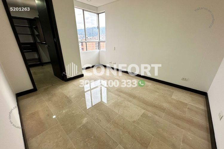 Apartamento de 3 alcobas en arriendo en Los Colores, Medellín, 300 m² · foto 18 de 24
