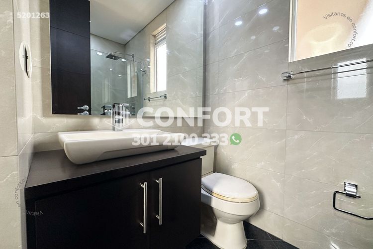 Apartamento de 3 alcobas en arriendo en Los Colores, Medellín, 300 m² · foto 20 de 24