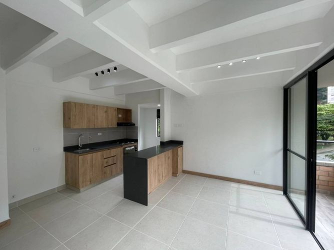Apartamento de 2 alcobas en arriendo en Vía Las Palmas, Medellín, 61 m² · foto 2 de 13