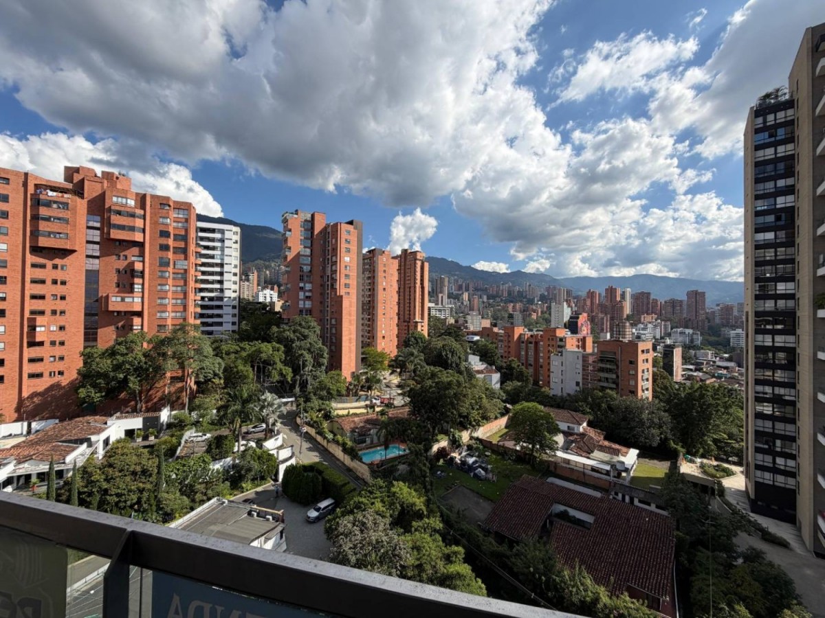 Apartamento en arriendo en Lalinde, Medellín · foto 4 de 18