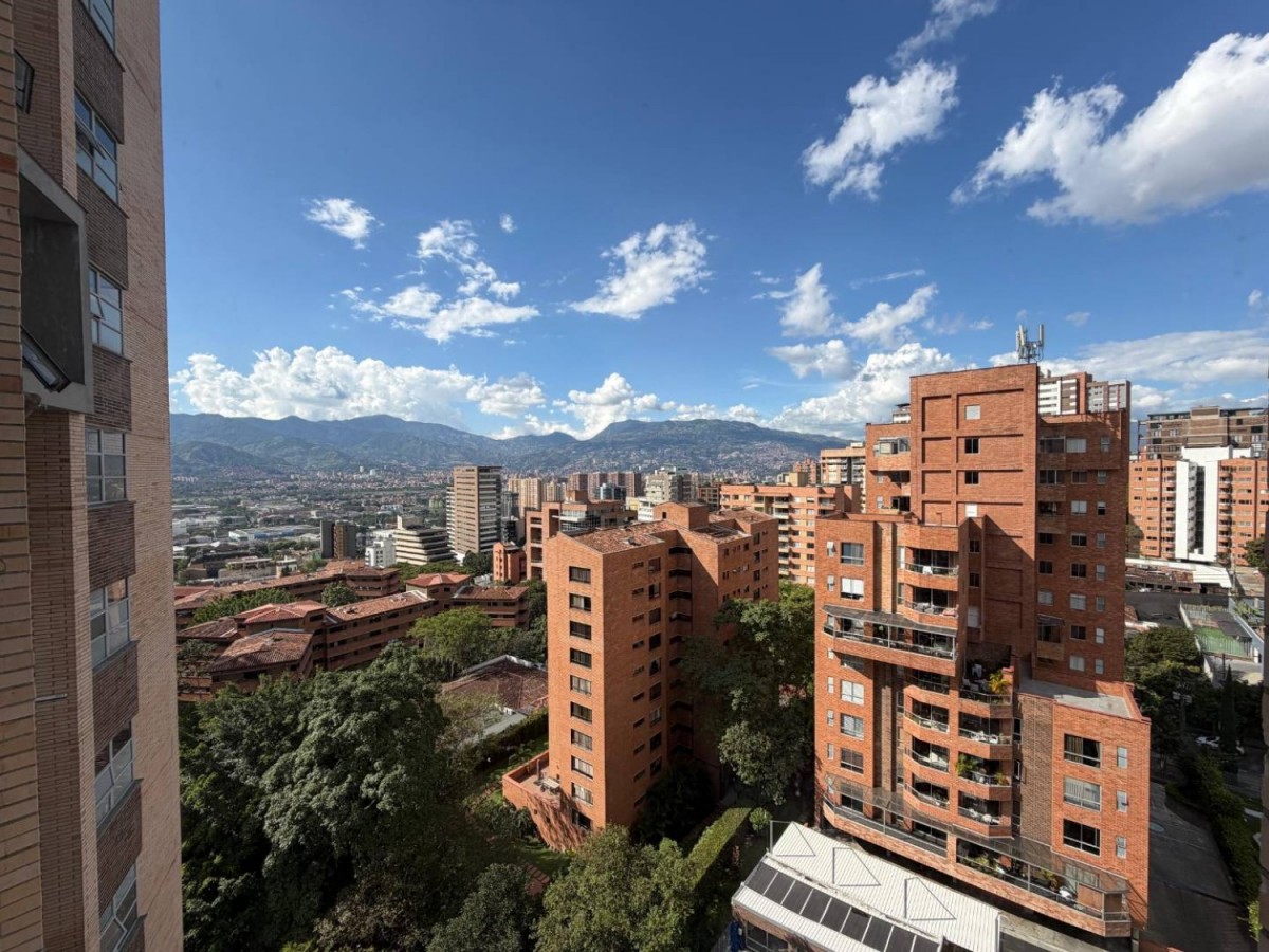 Apartamento en arriendo en Lalinde, Medellín · foto 8 de 18
