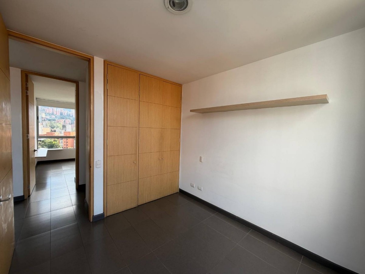 Apartamento en arriendo en Lalinde, Medellín · foto 13 de 18