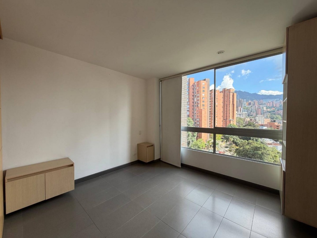 Apartamento en arriendo en Lalinde, Medellín · foto 15 de 18