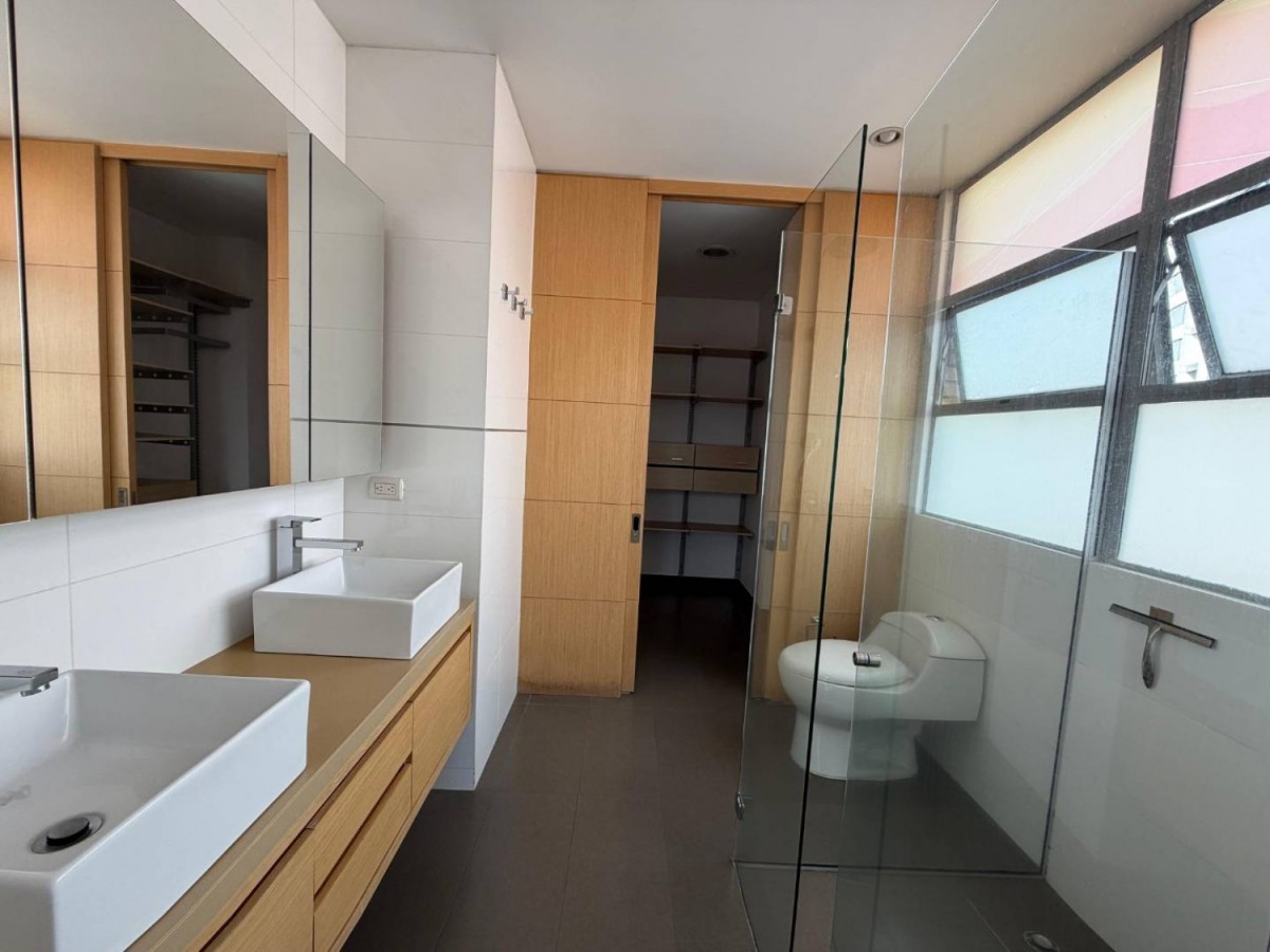 Apartamento en arriendo en Lalinde, Medellín · foto 17 de 18
