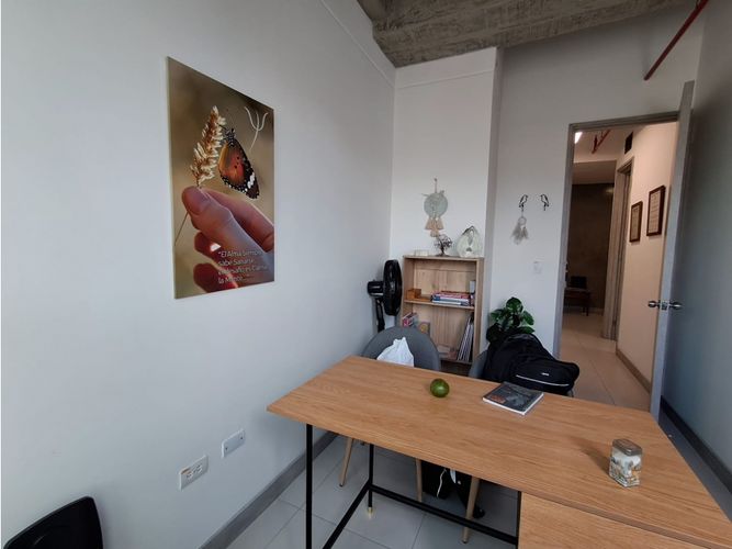Oficina en venta en Manuel Restrepo, Sabaneta, 40 m² · foto 2 de 9