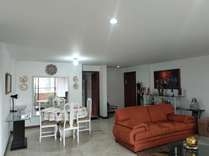 Apartamento de 3 alcobas en arriendo en El Poblado, Medellín, 156 m² · foto 3 de 15