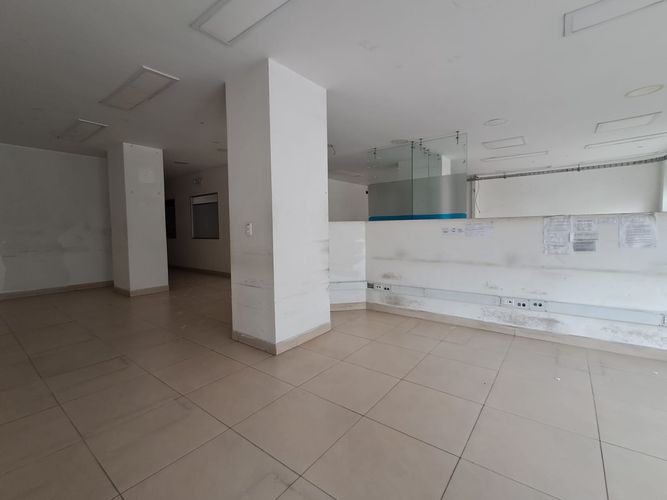 Local en arriendo en Sector Plaza De Bolivar, Pereira, 750 m² · foto 4 de 11