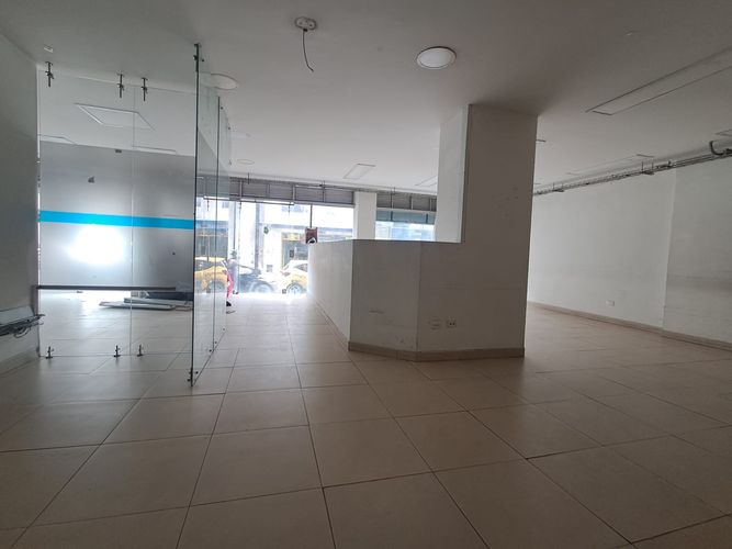 Local en arriendo en Sector Plaza De Bolivar, Pereira, 750 m² · foto 5 de 11