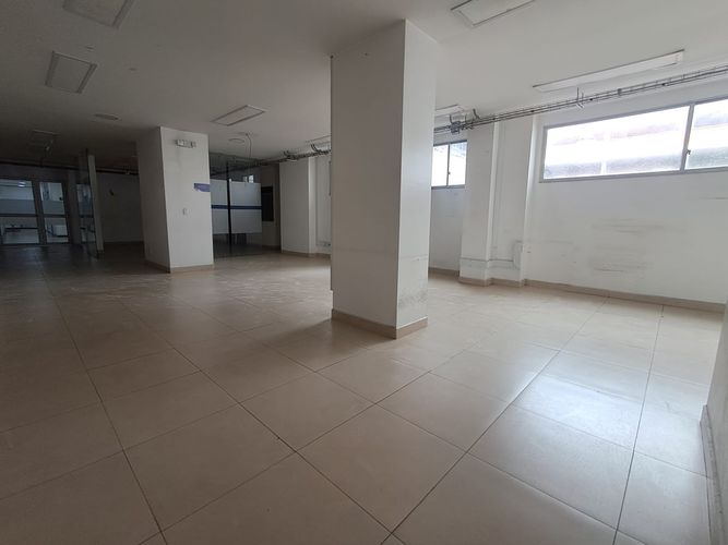 Local en arriendo en Sector Plaza De Bolivar, Pereira, 750 m² · foto 6 de 11