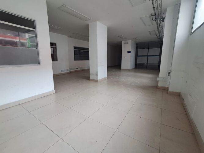 Local en arriendo en Sector Plaza De Bolivar, Pereira, 750 m² · foto 7 de 11