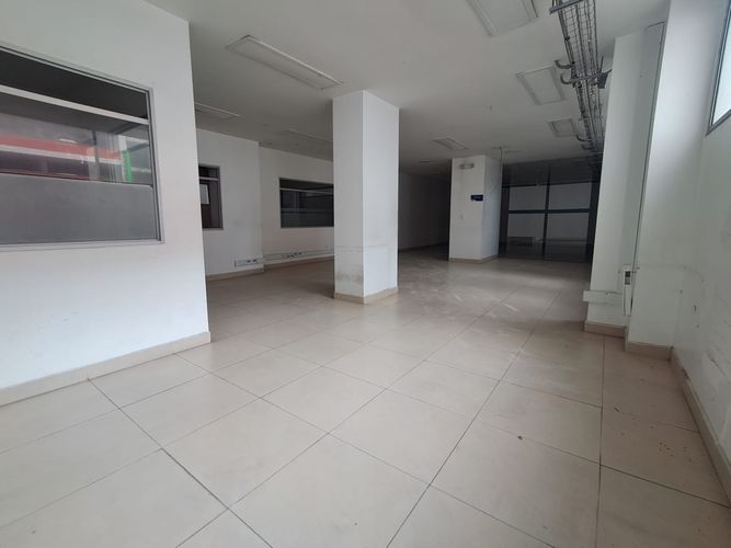 Local en arriendo en Sector Plaza De Bolivar, Pereira, 750 m² · foto 9 de 11