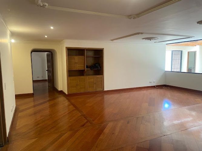 Apartamento de 3 alcobas en venta en Chicó Navarra, Bogotá, 160 m² · foto 8 de 24