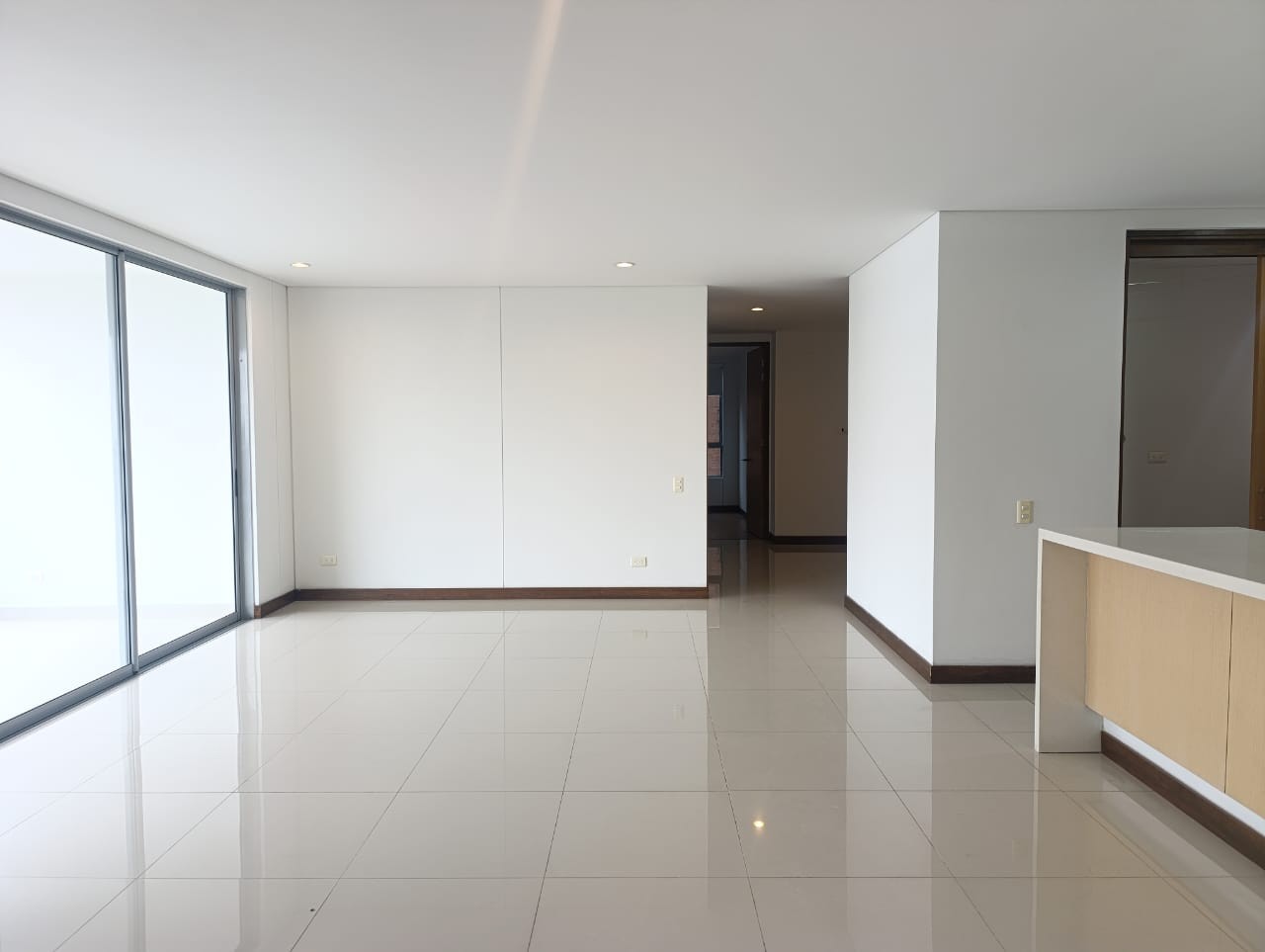 Apartamento en arriendo en El Poblado, Medellín · foto 3 de 17