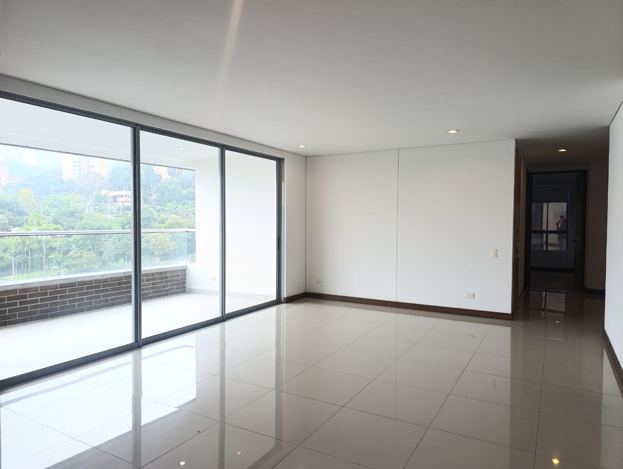 Apartamento en arriendo en El Poblado, Medellín · foto 2 de 17