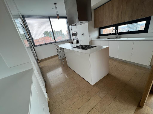 Apartamento en venta en Los Rosales, Bogotá · foto 8 de 23